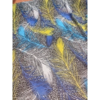 Delikatna tkanina szyfon - wzór w niebieskie i żółte pióra